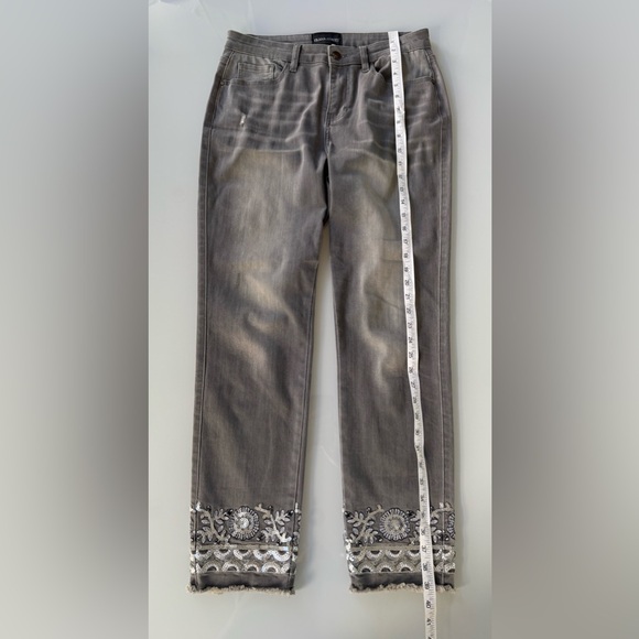 Frank Lyman Gray Embellished Hem Jeans RARE SAMPLE Size M - Picture 10 of 15